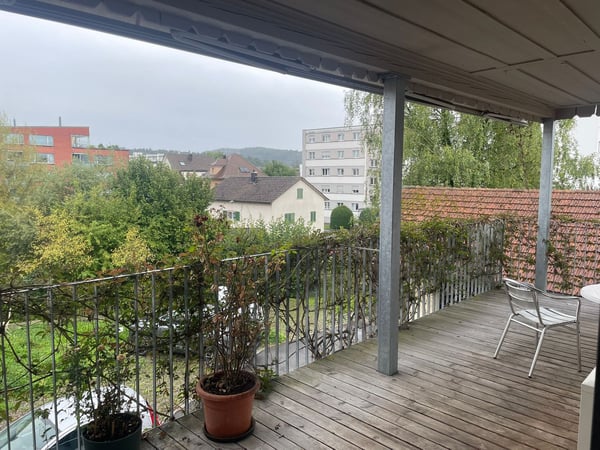 Grosszügige 1.5-Zimmer-Duplex-Wohnung in ruhiger Lage von Suhr 11