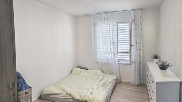 Moderne, helle 3.5 Zimmerwohnung mit Balkon in Oberentfelden 4