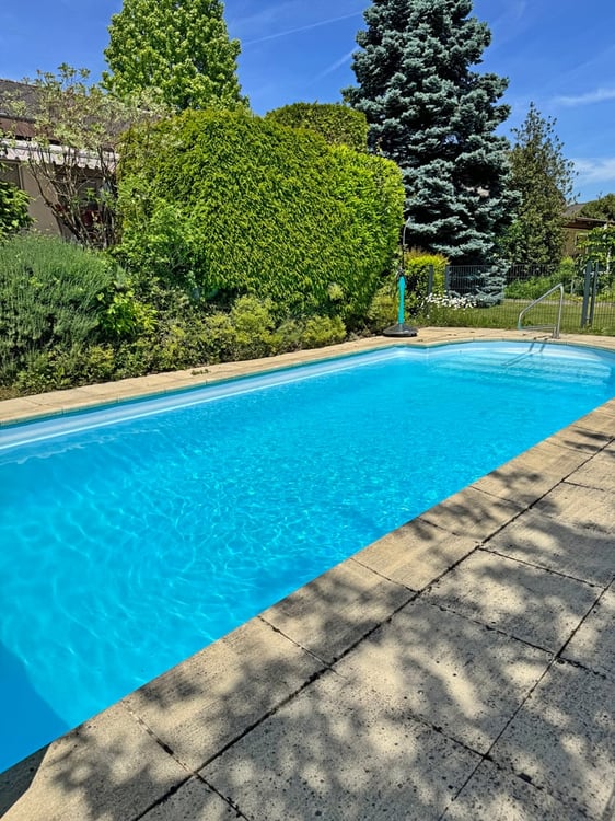 ...Ihr Familienglück mit Pool und grossem Garten... 19