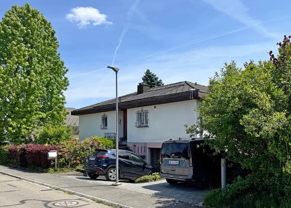 ...Ihr Familienglück mit Pool und grossem Garten... 3