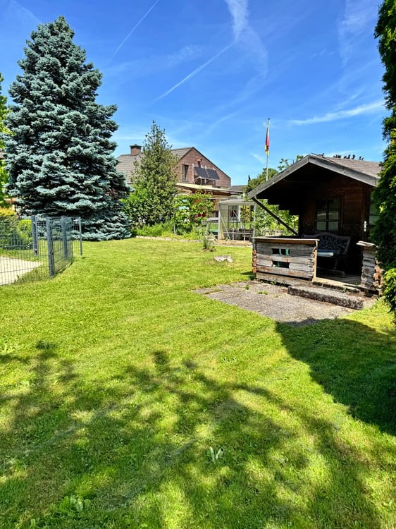 ...Ihr Familienglück mit Pool und grossem Garten... 21