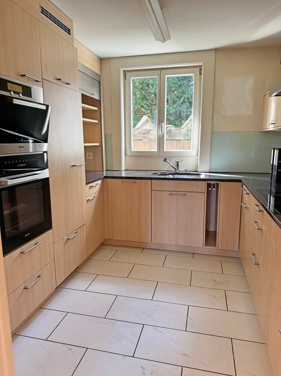 ...grosses Grundstück an bester Lage mit stilvollem Altbau... 9