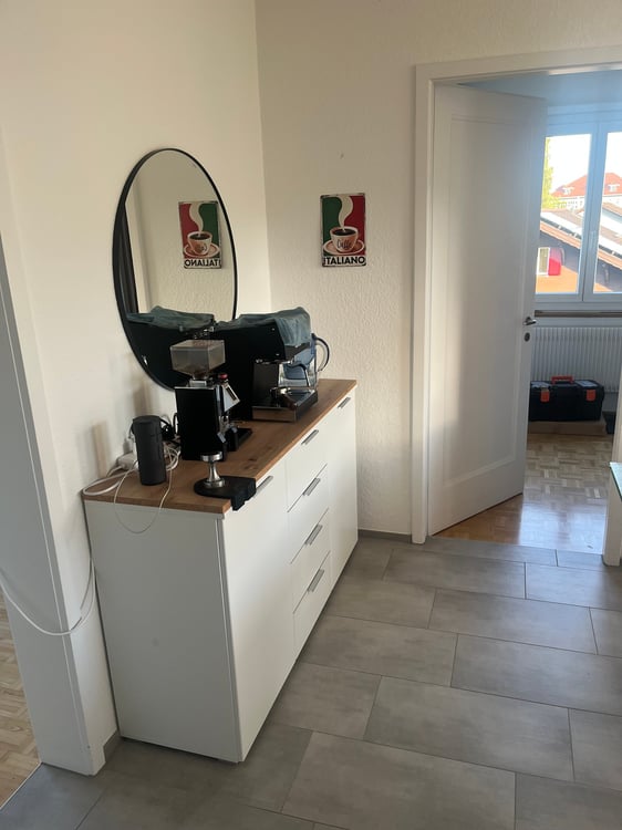 Lichtdurchflutete Eckwohnung in kleinem MFH / Sicht auf Stockhornkette 3