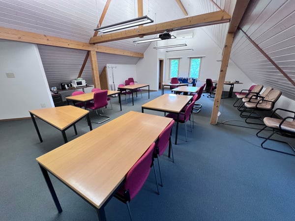 Bin i Gopfriedstutz ä Kiosk.. oder öppa ä Bank? Bin i äs Hotel oder ä Kasseschrank? 28