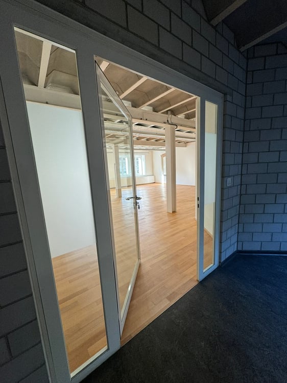 18m2-Bürofläche direkt am Rhein 8