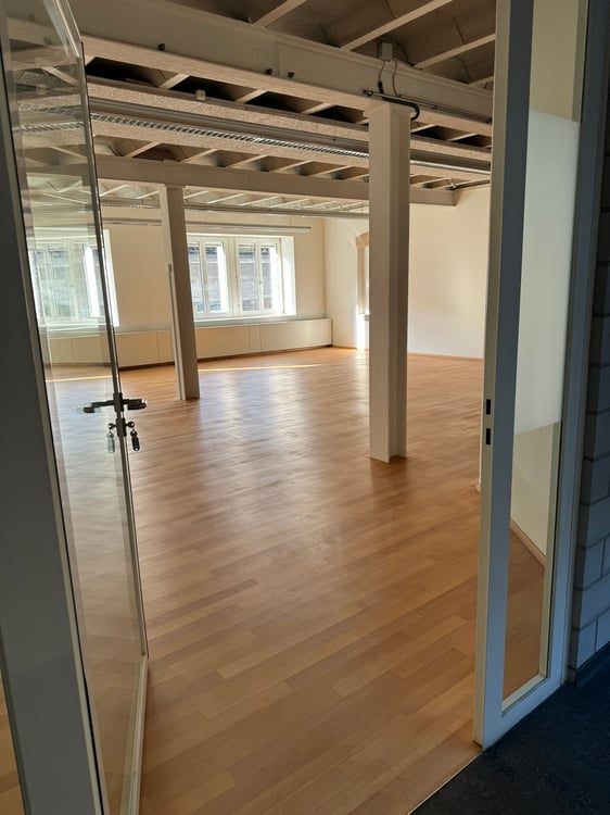 18m2-Bürofläche direkt am Rhein 2