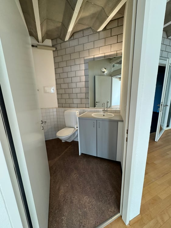 18m2-Bürofläche direkt am Rhein 6