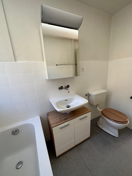 Eine sichere Anlage bestehend aus 9 Wohnungen mit Garagen & Balkone 6