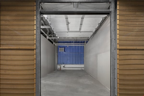 SIERRE HALLE INDUSTRIELLE 8