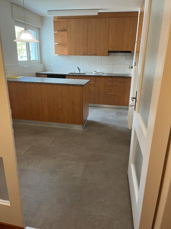 Charmante 4-Zimmerwohnung mit Balkon in Ins 5