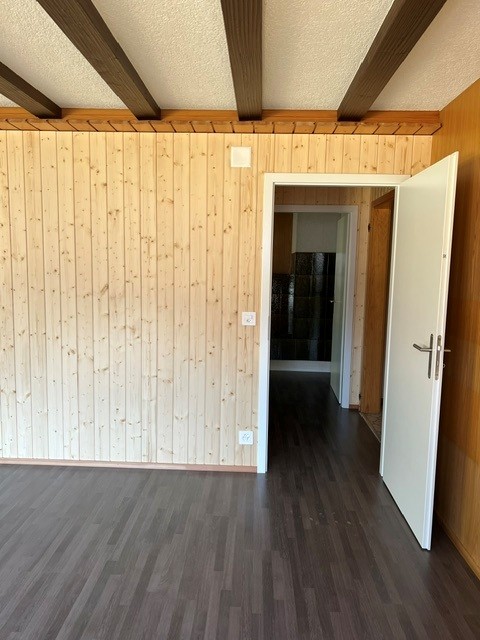 Grosszügige 4.5-Zimmer-Wohnung mit Wintergarten zur Miete in Kandergrund 10