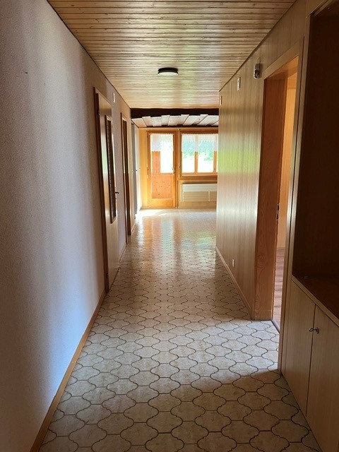 Grosszügige 4.5-Zimmer-Wohnung mit Wintergarten zur Miete in Kandergrund 6