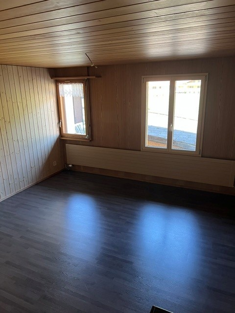 Grosszügige 4.5-Zimmer-Wohnung mit Wintergarten zur Miete in Kandergrund 7