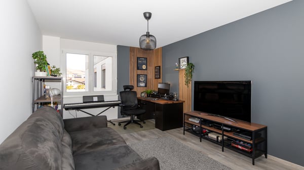 A VENDRE SPACIEUX APPARTEMENT 1.5 PCES A CONTHEY 8