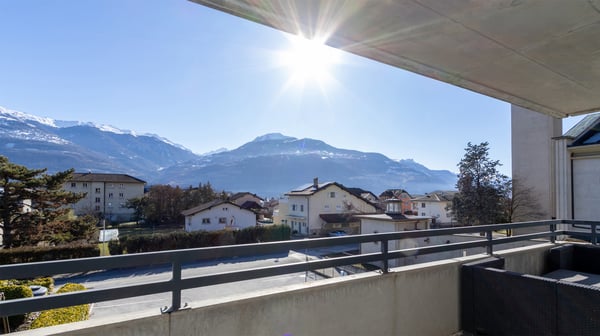 A VENDRE SPACIEUX APPARTEMENT 1.5 PCES A CONTHEY 11