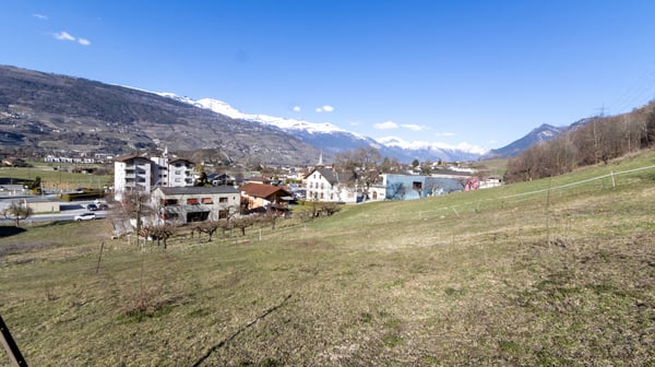 A VENDRE VILLA 1.5 PCES AVEC SOUS-SOL A GRONE 3