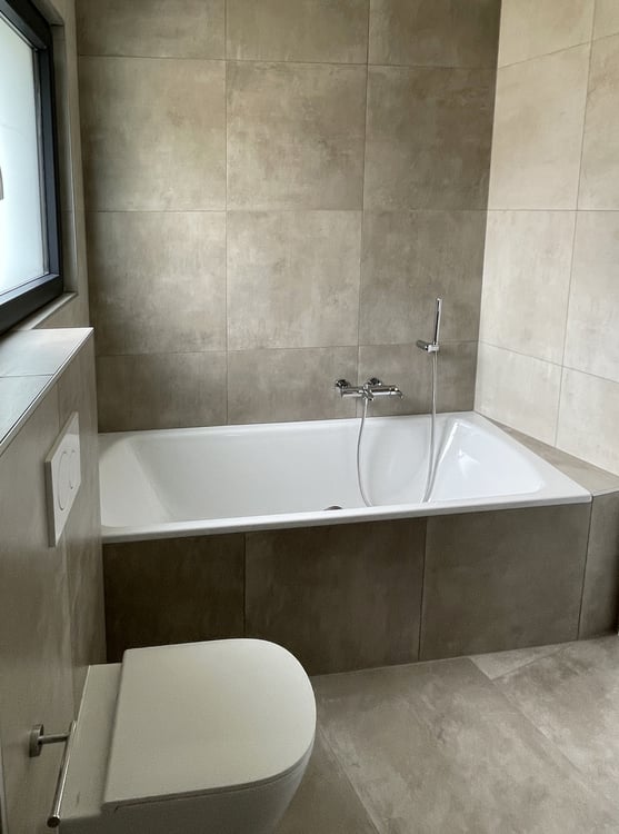 A LOUER SUPERBE ATTIQUE 4.5 PCES A SIERRE 7