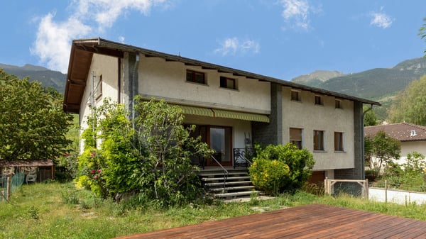 IMMEUBLE DE TROIS APPARTEMENTS A VEYRAS 1
