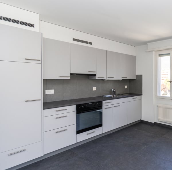 A LOUER JOLI APPARTEMENT 3.5 PCES A SIERRE 2