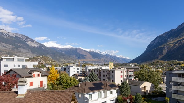 A LOUER JOLI APPARTEMENT 3.5 PCES A SIERRE 1