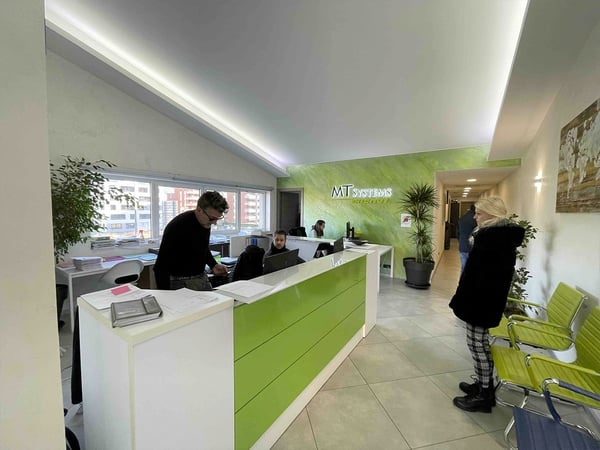 m2 210 uffici ( + depositi e posti auto) Breganzona Rif: 0384 1