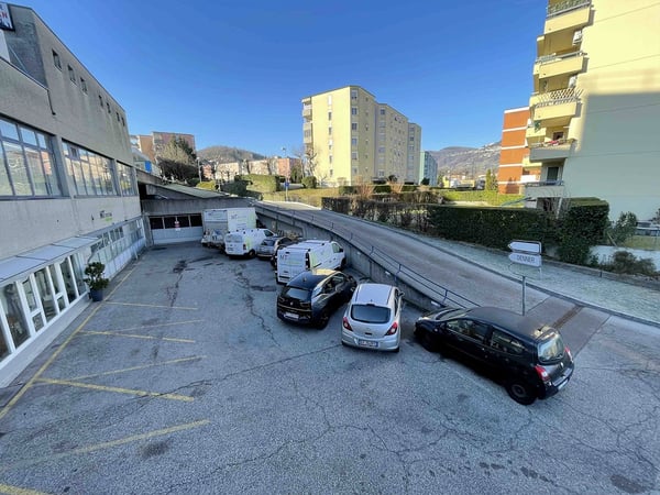 m2 210 uffici ( + depositi e posti auto) Breganzona Rif: 0384 7