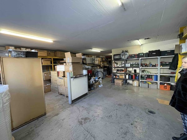 ca. M2 330 Depositi commerciali in vendita a Breganzona Rif. 0384 3