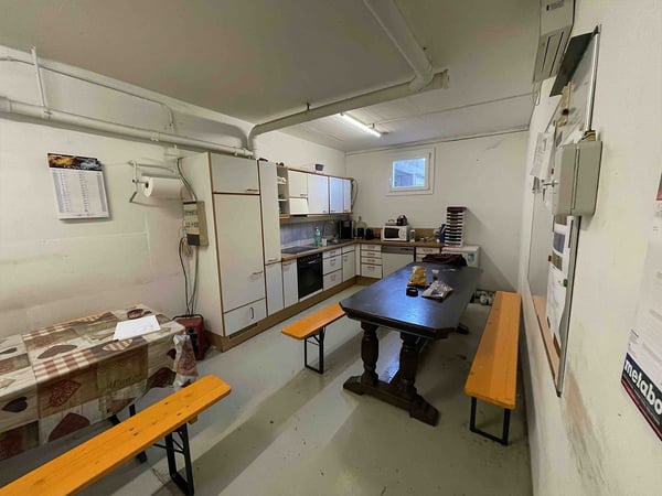 ca. M2 330 Depositi commerciali in vendita a Breganzona Rif. 0384 5