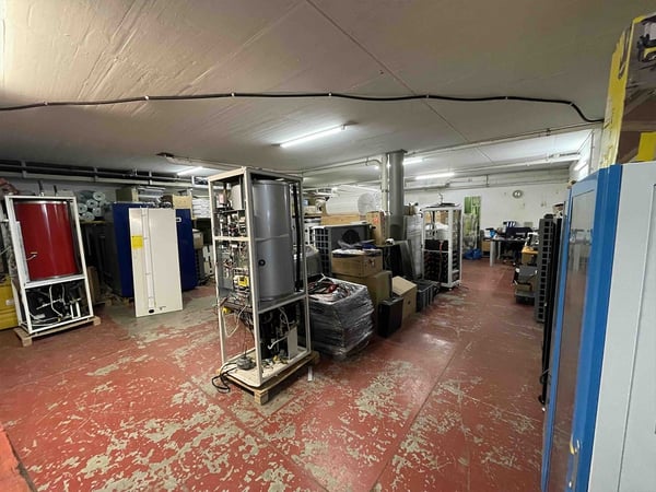 ca. M2 330 Depositi commerciali in vendita a Breganzona Rif. 0384 4