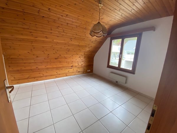 Charmantes Einfamilienhaus mit Pool in Hersberg – ab Oktober 2026 zu vermieten 12