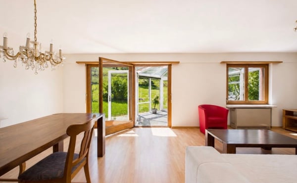 Sonniges 5.5-Zimmer-Einfamilienhaus in ruhiger Lage 2