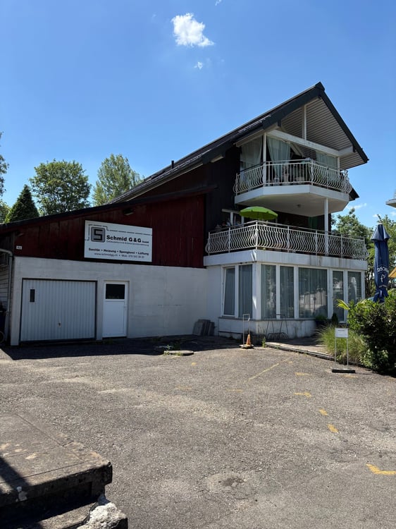 Wohn- und Geschäftshaus (Bistro im Parterre) Rüegsauschachen 1