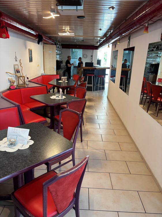 Wohn- und Geschäftshaus (Bistro im Parterre) Rüegsauschachen 5