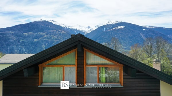 Immeuble loué : 4 appartements, 1 atelier, 5 box et 8 places 7