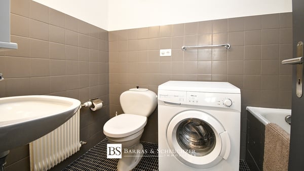 Charmant 1.5 pièces rénové en plein centre avec vue 10