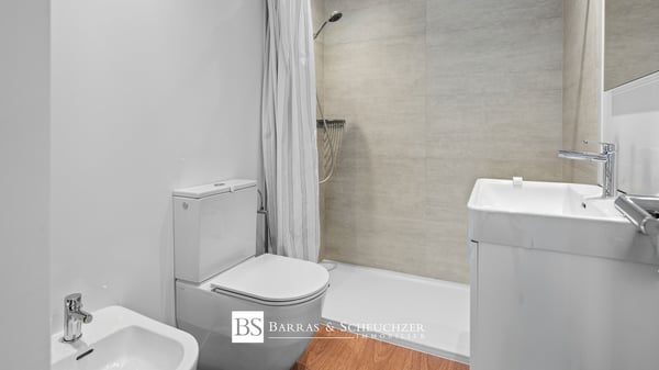 Luxueux appartement rénové avec piscine et tennis 13