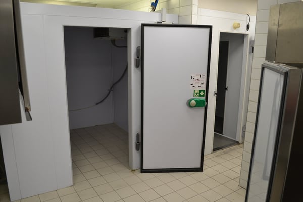 Moderne Geschäftsfläche im Zentrum von Altdorf zu vermieten 11