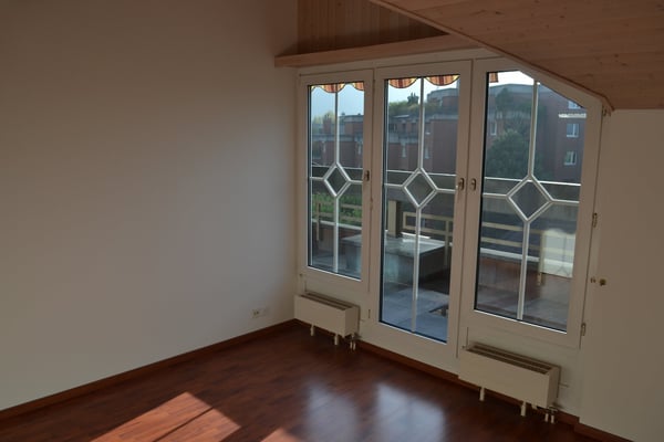 2-Zimmer-Dachwohnung mit Seesicht in Stansstad zu vermieten 6