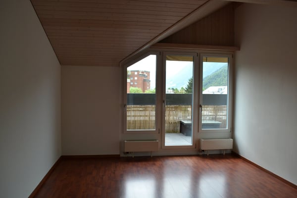 2-Zimmer-Dachwohnung mit Seesicht in Stansstad zu vermieten 4