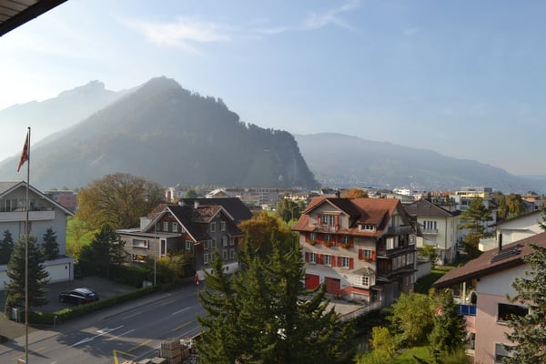 2-Zimmer-Dachwohnung mit Seesicht in Stansstad zu vermieten 10