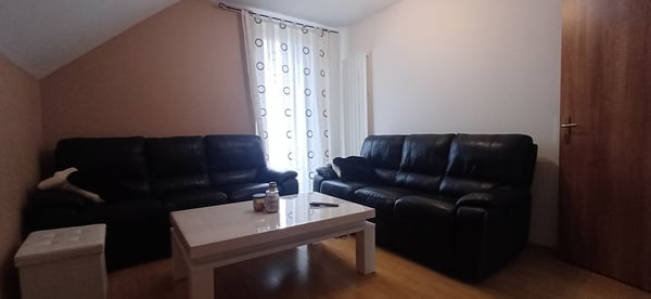 Payerne. À 35 d'Epalinges. ndividuelle bourgeoise de 2 appart. 1.5+3.5 10