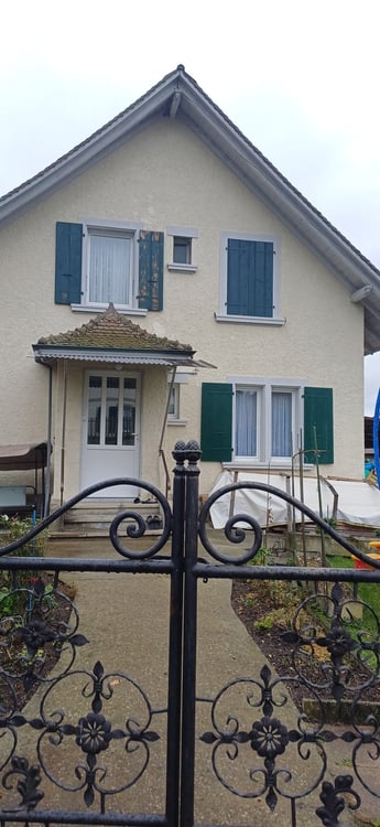 Payerne. À 35 d'Epalinges. ndividuelle bourgeoise de 2 appart. 1.5+3.5 4