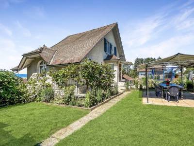 Payerne. À 35 d'Epalinges. ndividuelle bourgeoise de 2 appart. 1.5+3.5 11