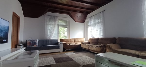 Payerne. À 35 d'Epalinges. ndividuelle bourgeoise de 2 appart. 1.5+3.5 6