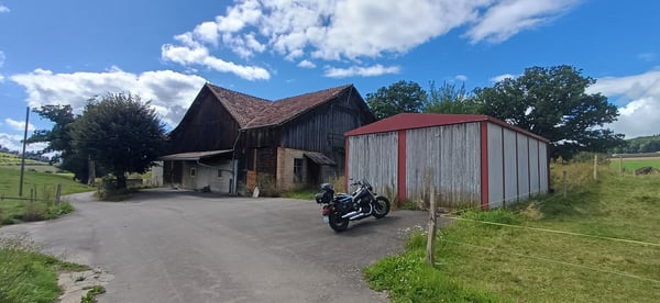 Ferme à grand potentiel. Pour famille ou investisseur. 4700 m2 4