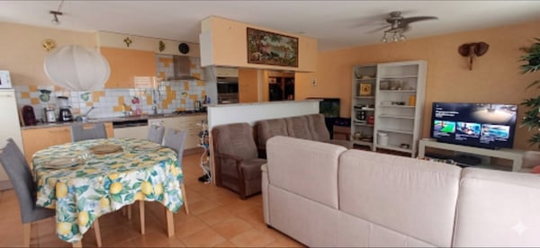 À 2 pas de tout. superbe appart. 4.5 pcs. 3 balcons, PP sous-sol 7