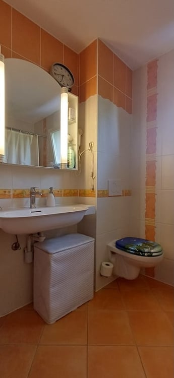 À 2 pas de tout. superbe appart. 4.5 pcs. 3 balcons, PP sous-sol 6