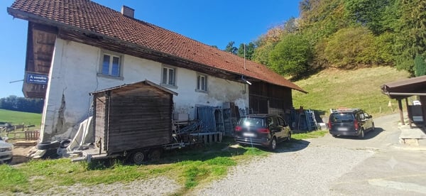 À 7 minutes de Fribourg, St-Ours ferme à rénover à vendre 2