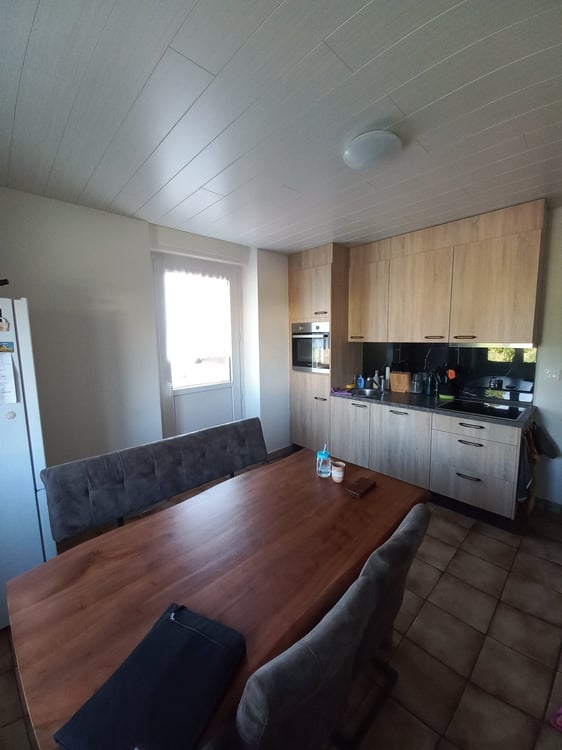 A vendre: Maison avec magasin et deux appartements 6