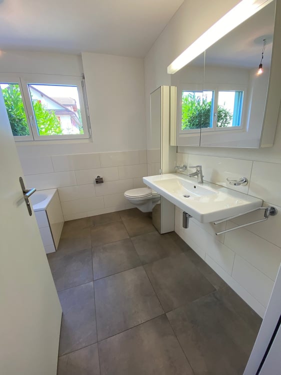 Neu nach Vereinbarung Gartenwohnung 4.5 Zimmer EG mit Gartensitzplatz und Rasen 10